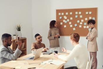 Scrum Standup Meetings: The Essential Guide for Modern Teams